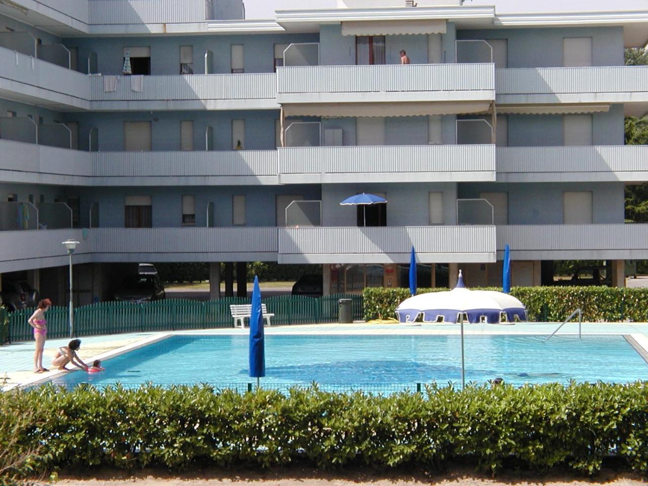 Appartamenti Valbella Con Piscina Bibione Exterior foto