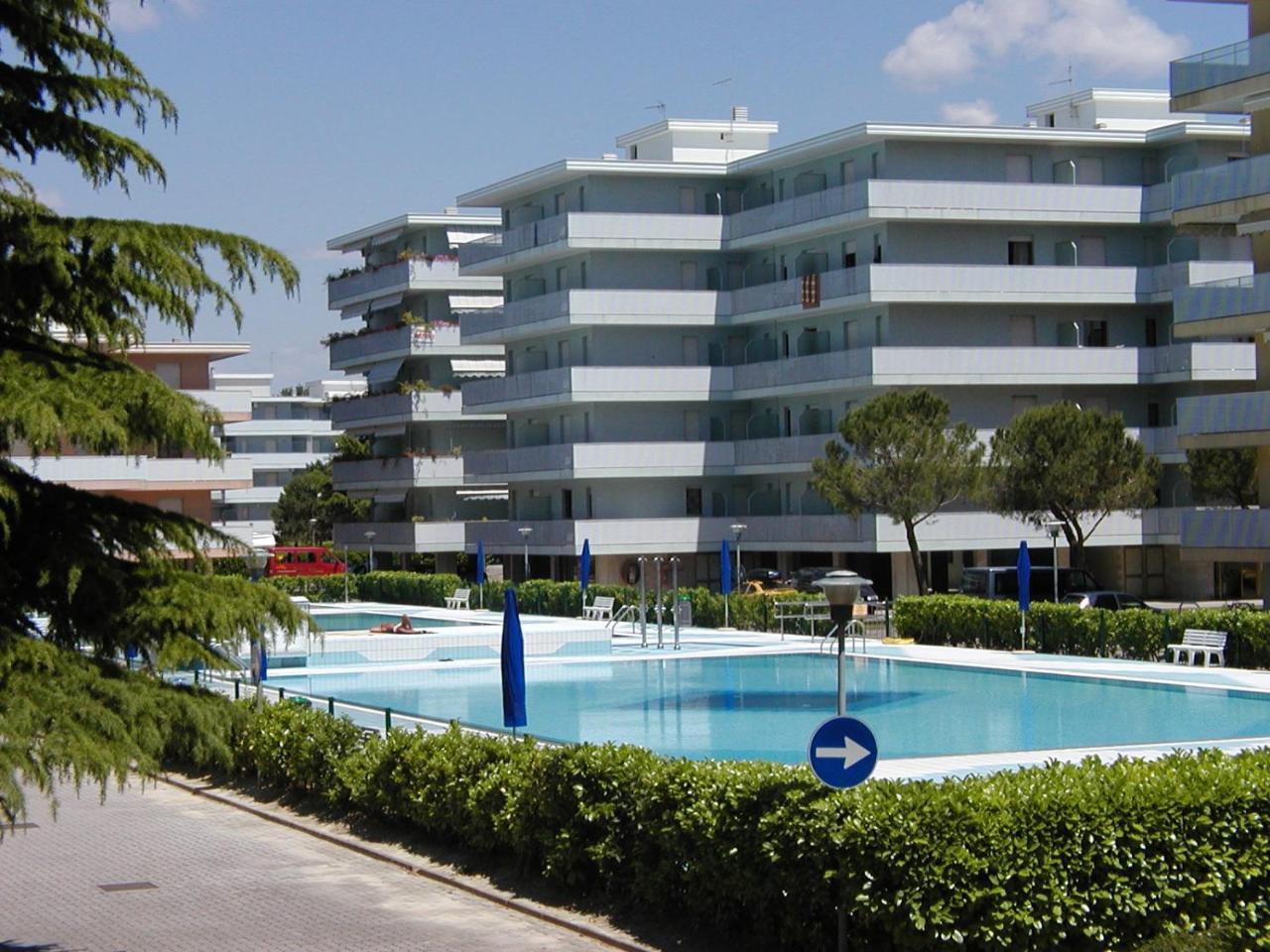 Appartamenti Valbella Con Piscina Bibione Exterior foto